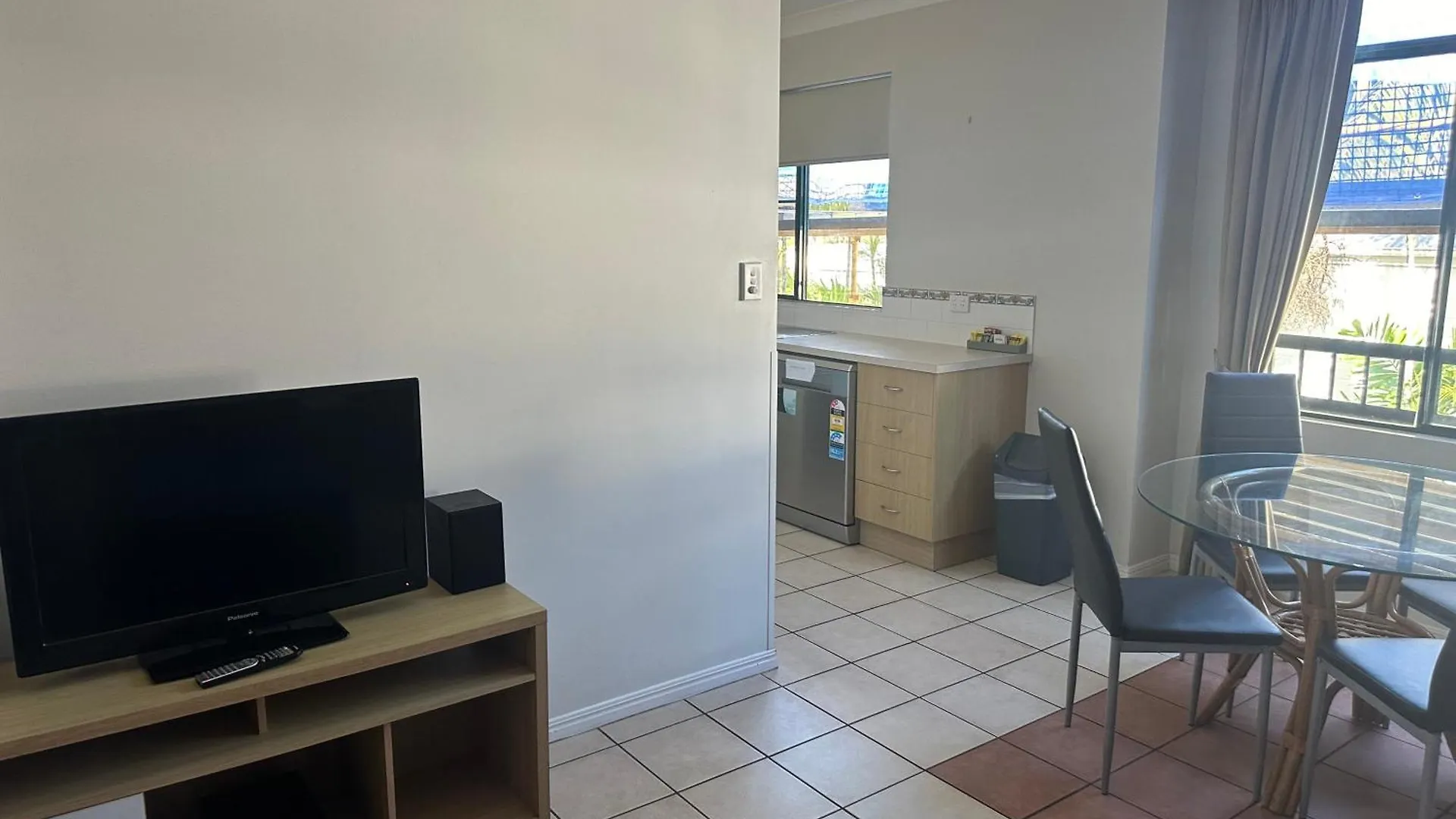 2 Bedroom Family Or Corporate Stay Self-Contained Apartment In Cairns