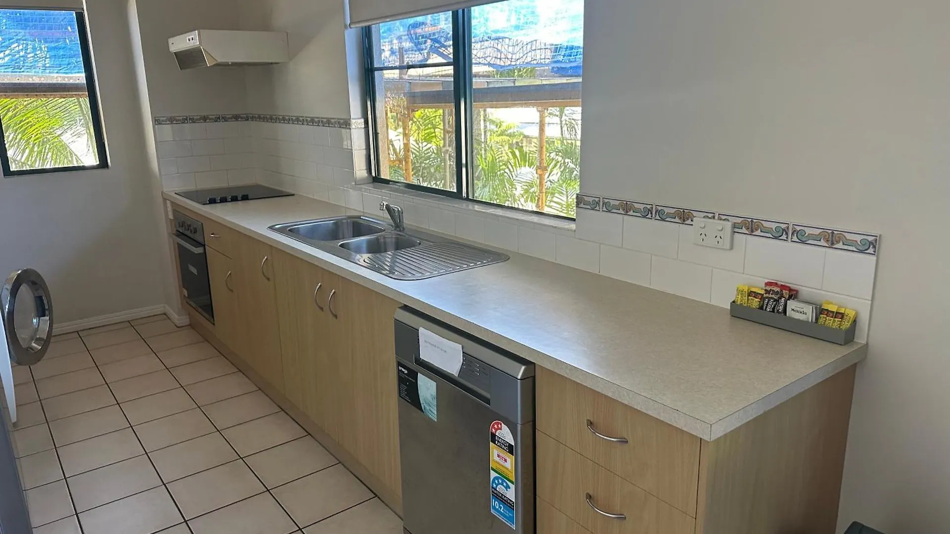 2 Bedroom Family Or Corporate Stay Self-Contained Apartment In Cairns
