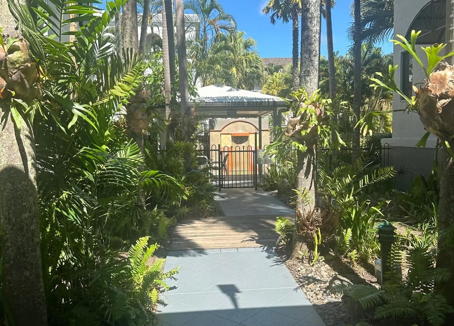 2 Bedroom Family Or Corporate Stay Self-Contained Apartment In Cairns